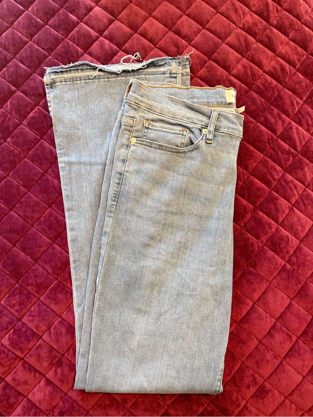Frame Flare Released Hem Jeans - Picture 2 of 8